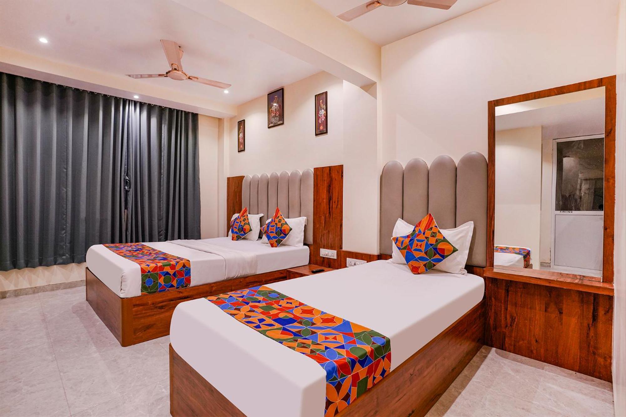 Hotel Fabexpress Utsav Residency - Nr Panvel Jāmb Exterior foto