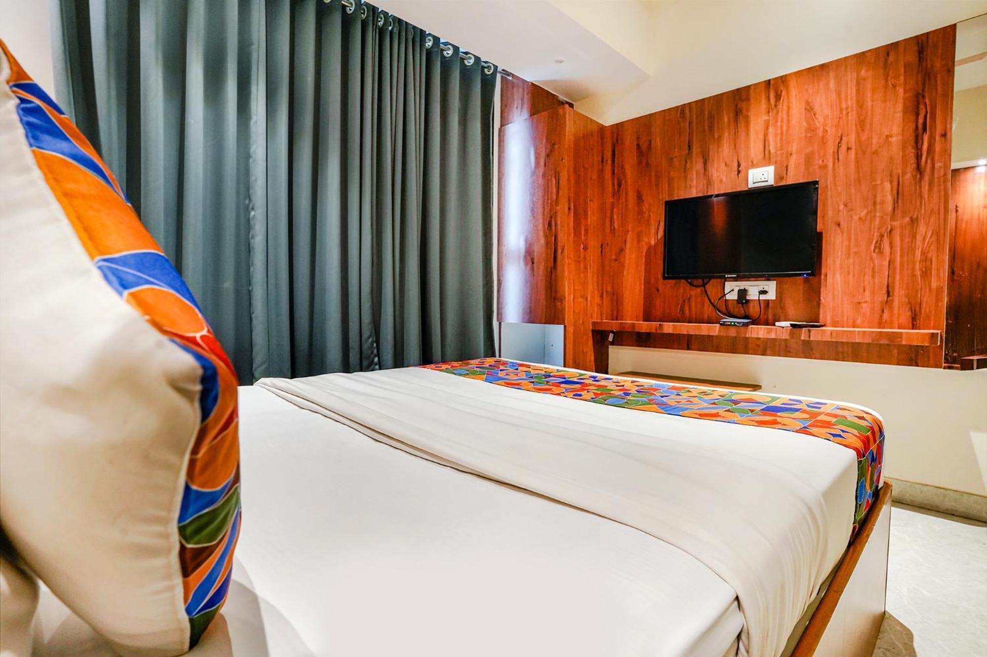 Hotel Fabexpress Utsav Residency - Nr Panvel Jāmb Exterior foto