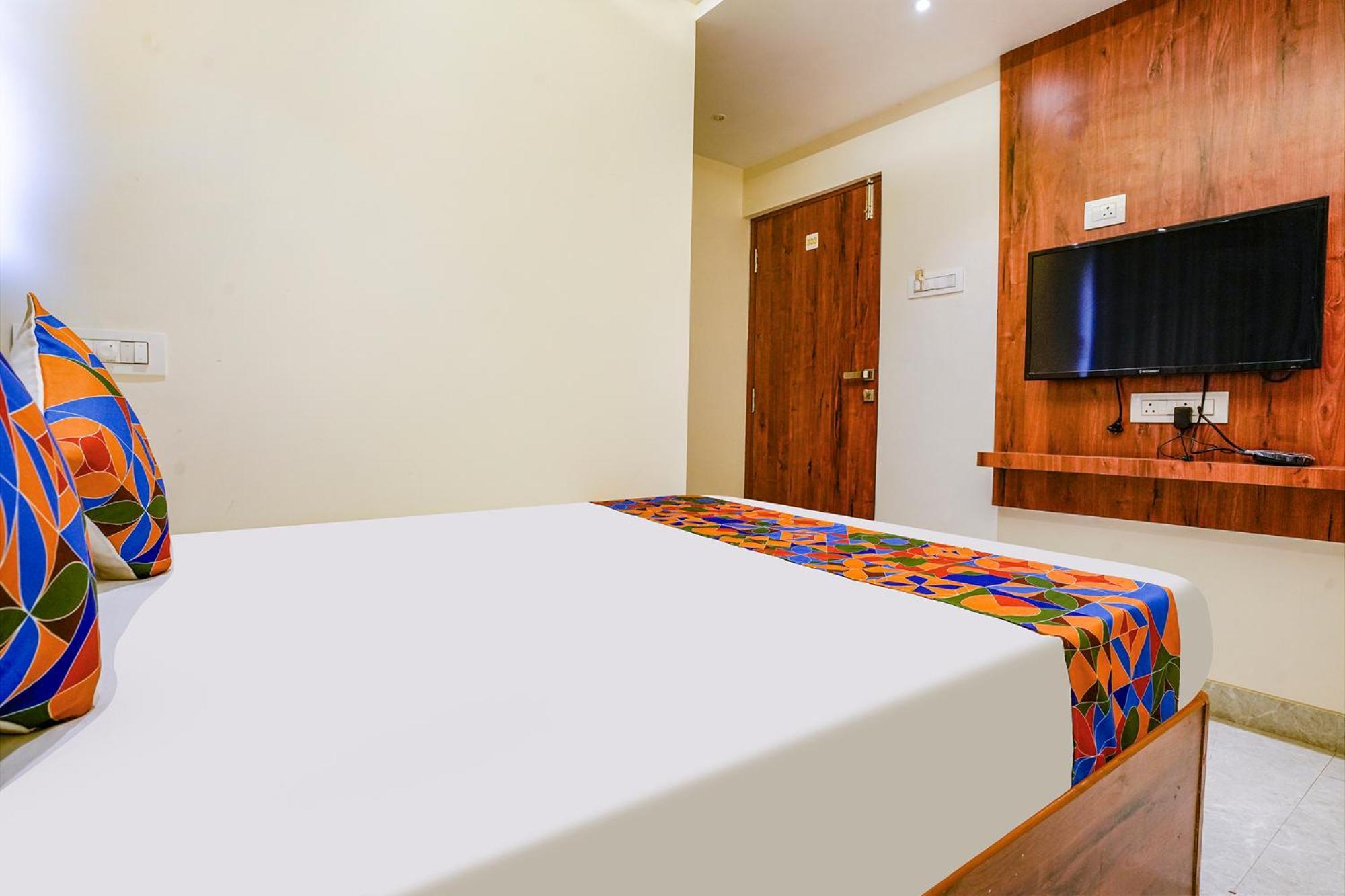 Hotel Fabexpress Utsav Residency - Nr Panvel Jāmb Exterior foto